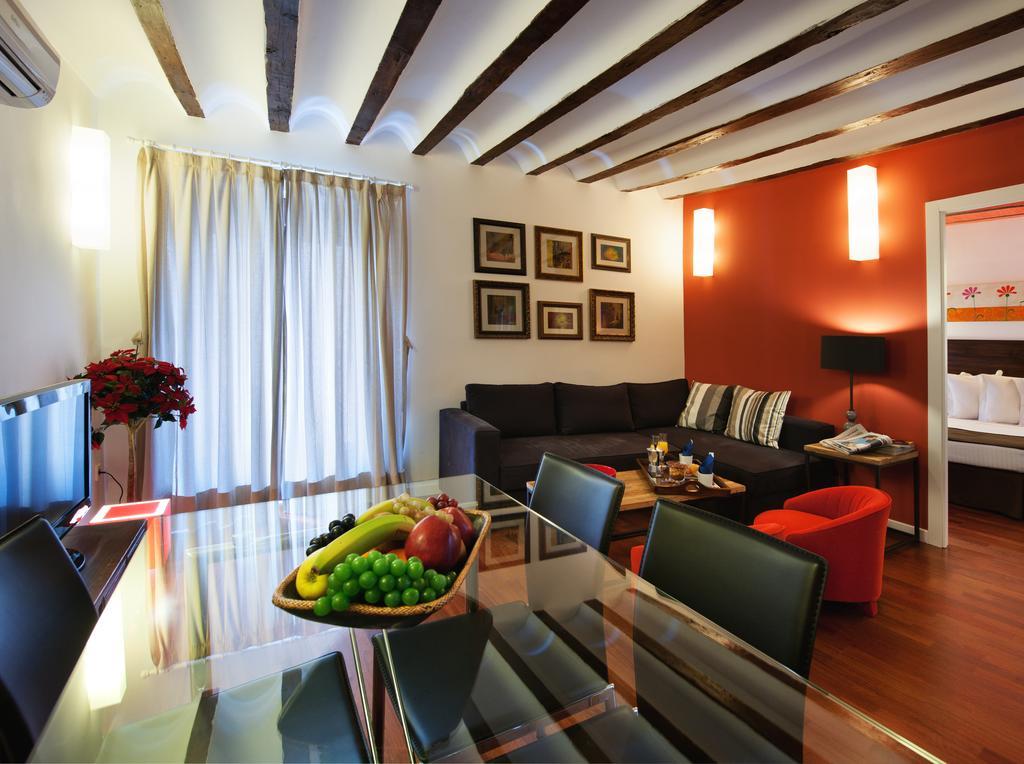 Apartamentos Abad Toledo Værelse billede